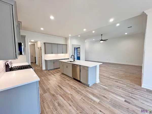 $332,453 | 42218 Blue Bay Drive, Ponchatoula, LA 70454
