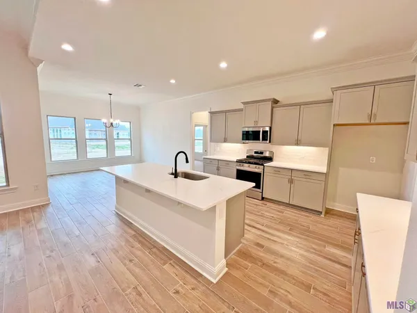 $332,453 | 42218 Blue Bay Drive, Ponchatoula, LA 70454