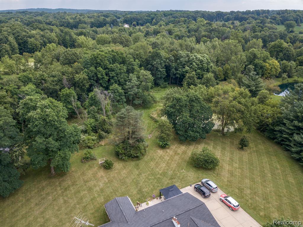 11439 Faussett Road Fenton, MI 48430 - Photo 7 of 38
