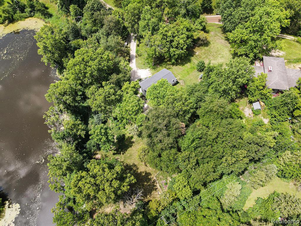 4445 Angels Pass Pinckney, MI 48169 - Photo 31 of 36