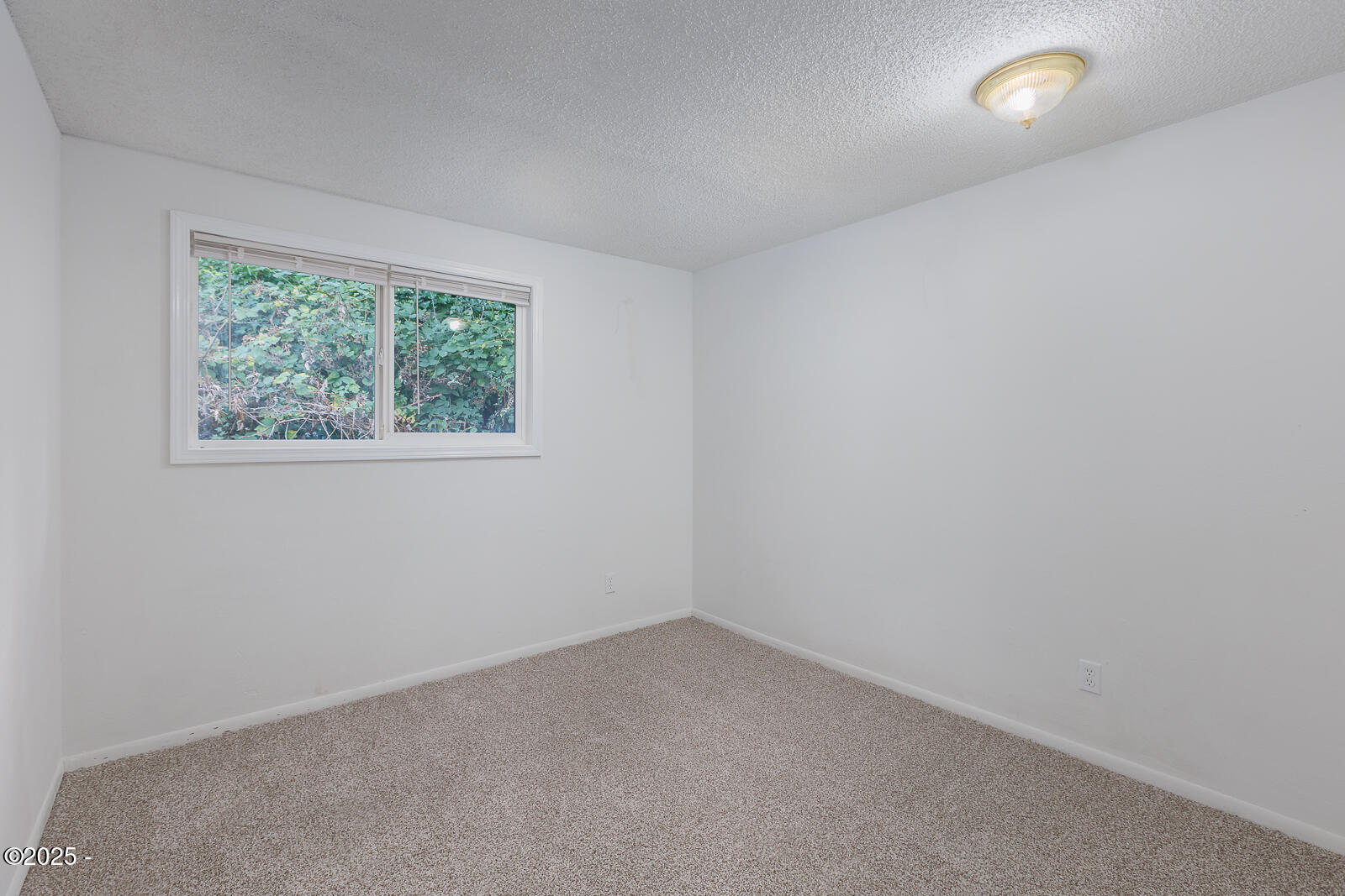 1651 Southeast Ammon Road Toledo, OR 97391 - Photo 20 of 36 -21
