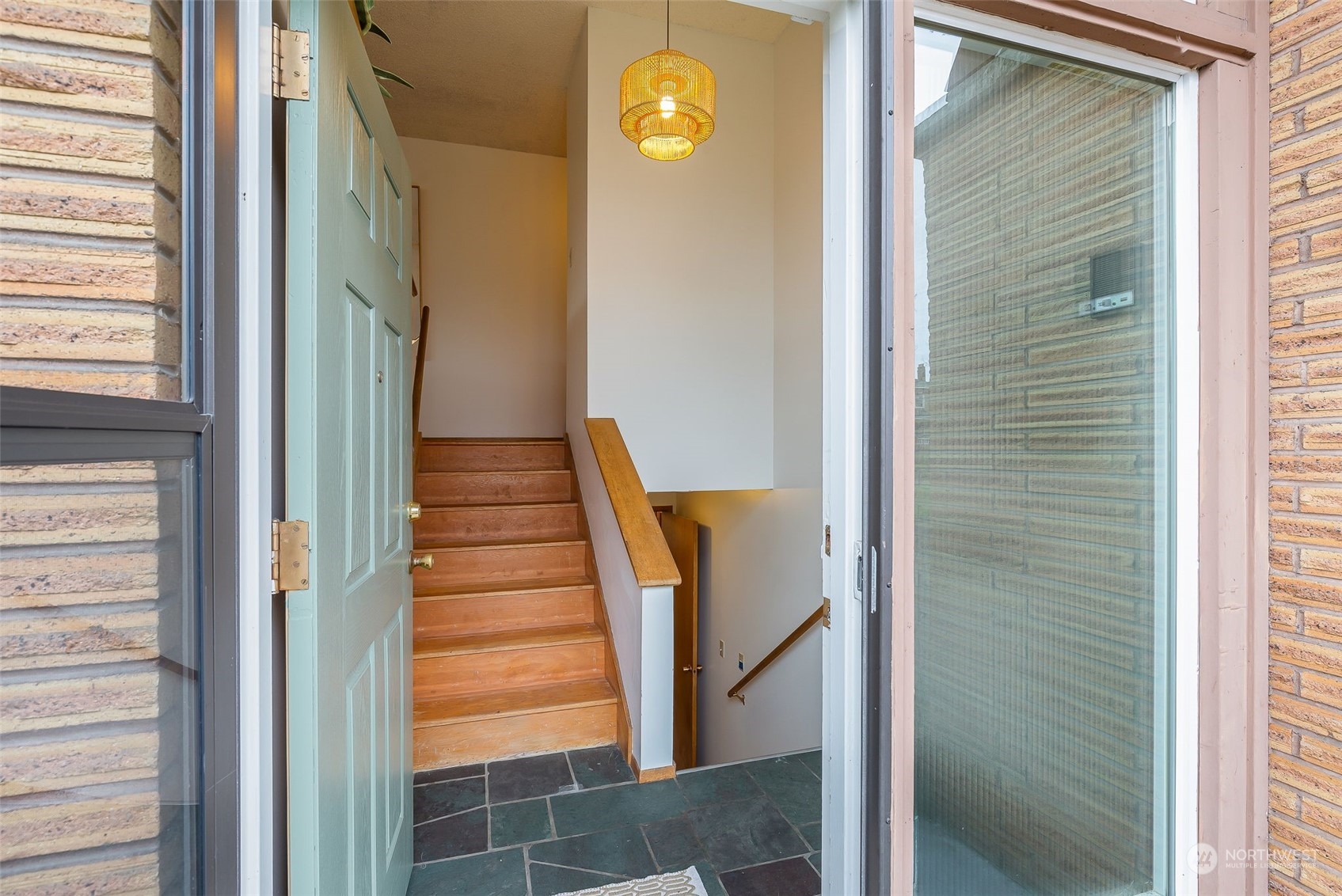 3419 Hunter Boulevard South Seattle, WA 98144 - Photo 2 of 33