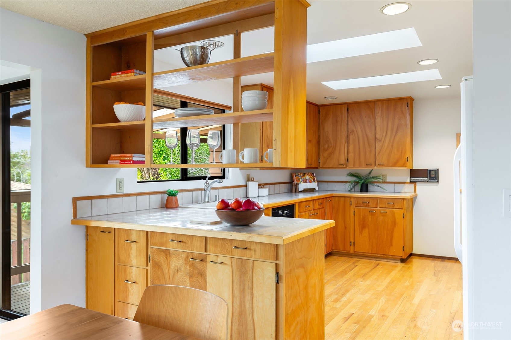 3419 Hunter Boulevard South Seattle, WA 98144 - Photo 10 of 33