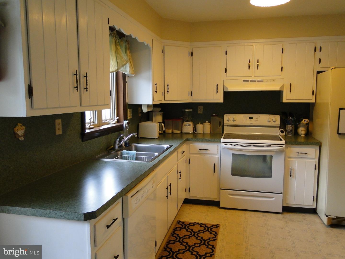 2375 East Swamp Road Quakertown, PA 18951 - Photo 2 of 21 Gallery Image 2