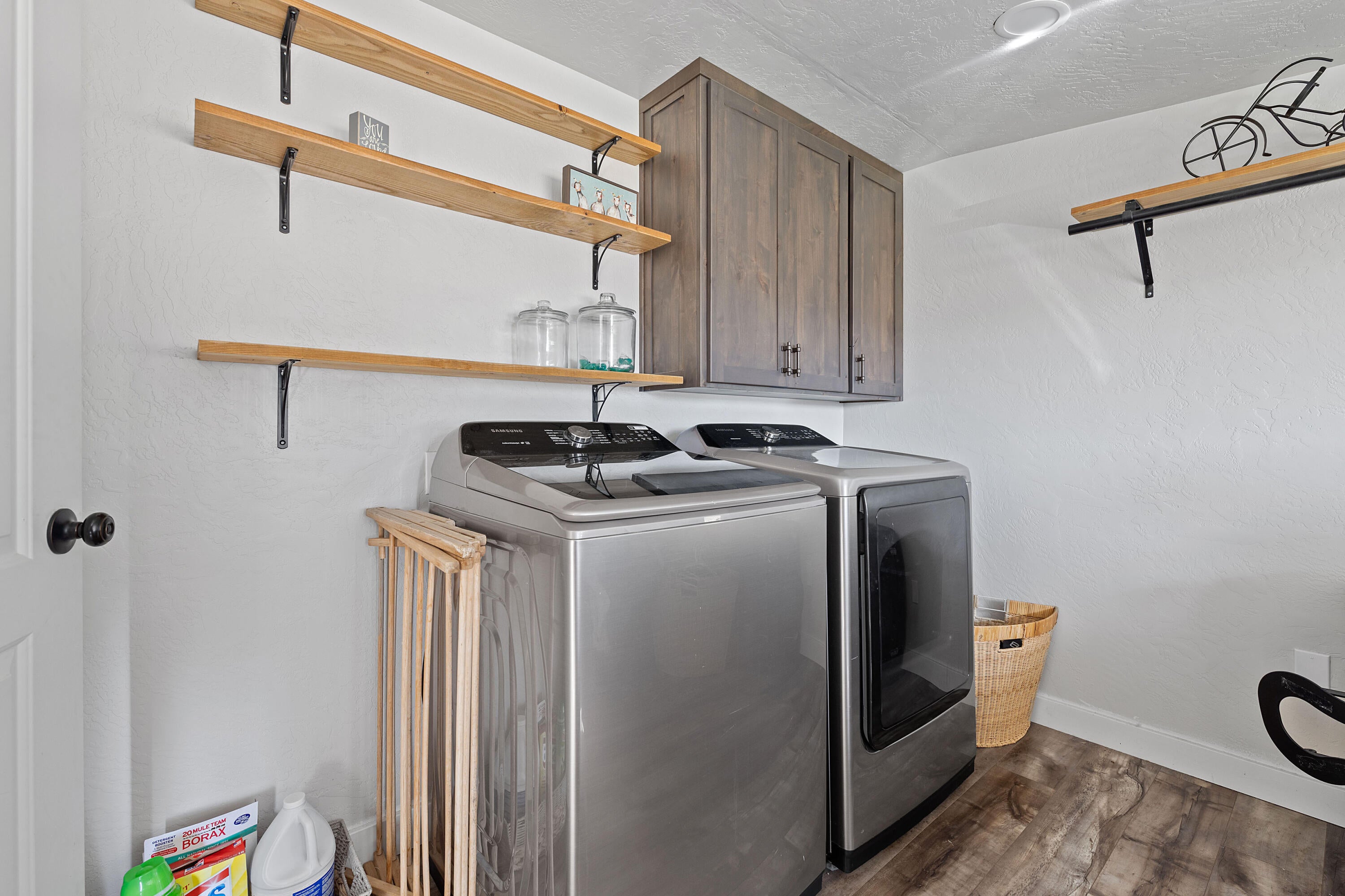1600 North Barnes Road Prineville, OR 97754 - Photo 15 of 33 LAUNDRY