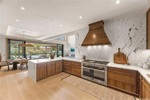 $10,500,000 | 4561 Aukai Avenue, Honolulu, HI 96816