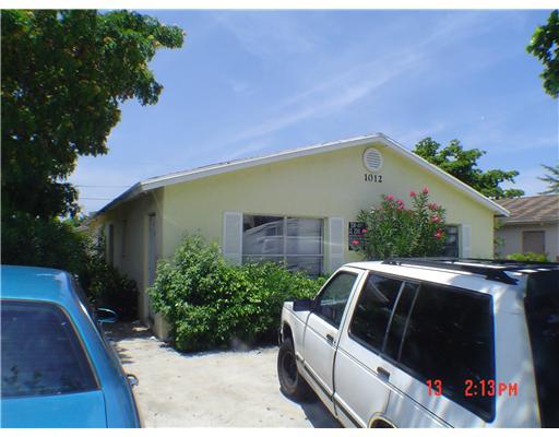 1012 West 8th Street, Unit 2 Riviera Beach, FL 33404 - Photo 1 of 6 Primary Photo