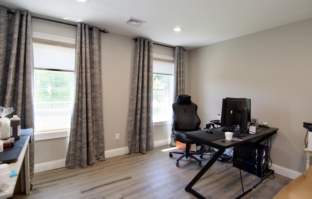 103 Oak Hollow Road Springfield, MA 01128 - Photo 37 of 42