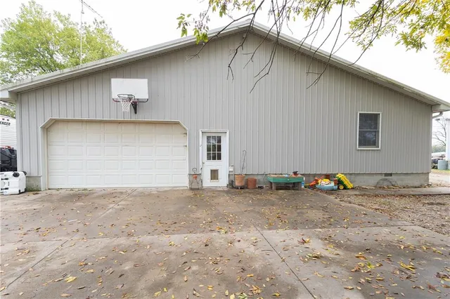 $280,000 | 797 19000 Road, Mound Valley, KS 67354