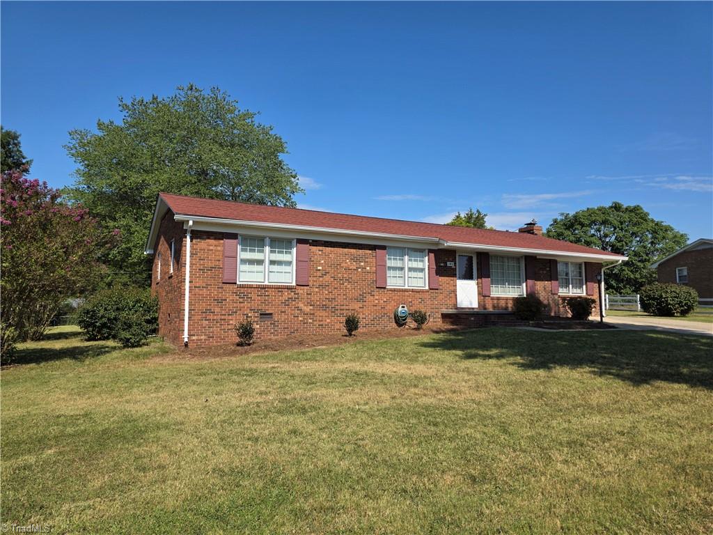 145 Brightwood Road Eden, NC 27288 - Photo 3 of 24