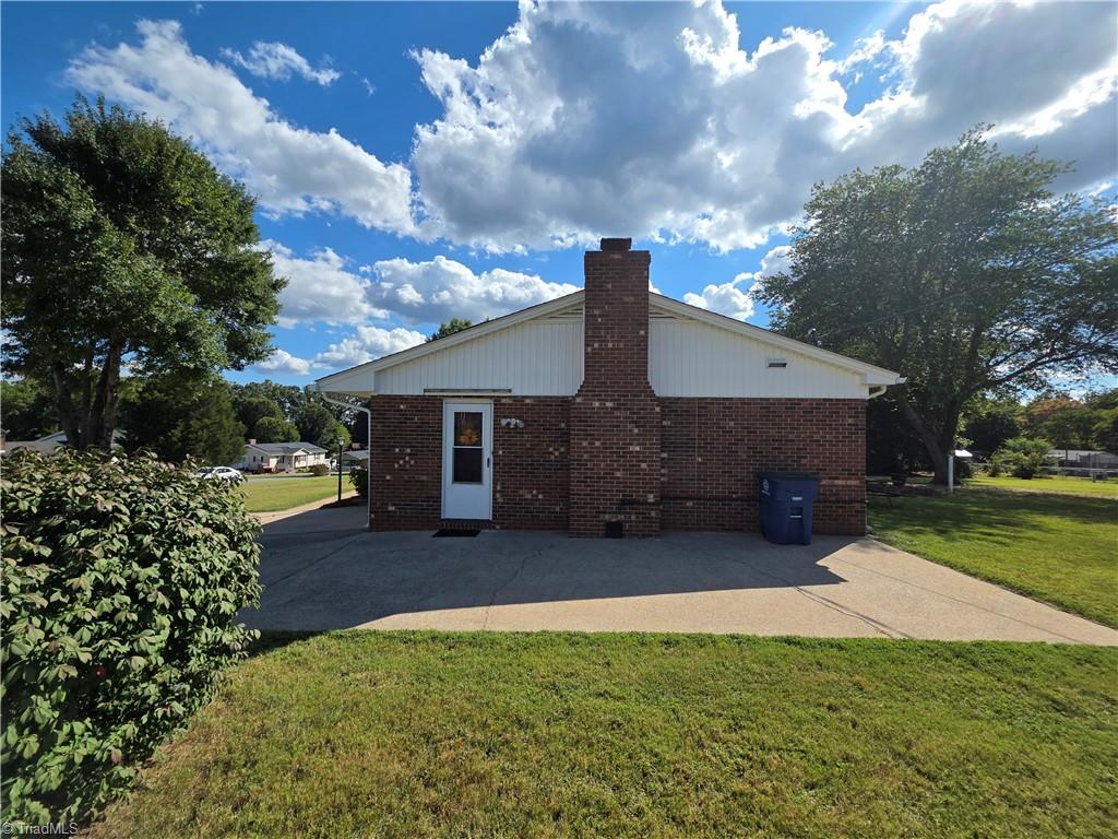 145 Brightwood Road Eden, NC 27288 - Photo 4 of 24