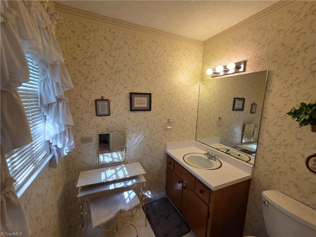 145 Brightwood Road Eden, NC 27288 - Photo 9 of 24