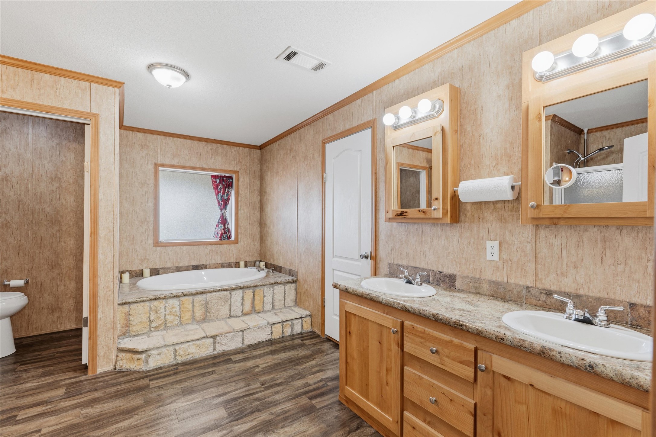 13111 Elm Grove Road Buda, TX 78610 - Photo 11 of 39 Gallery Image 11