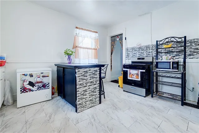 $1,200 | 183 Union Street North, Unit DOWN, Rochester, NY 14605