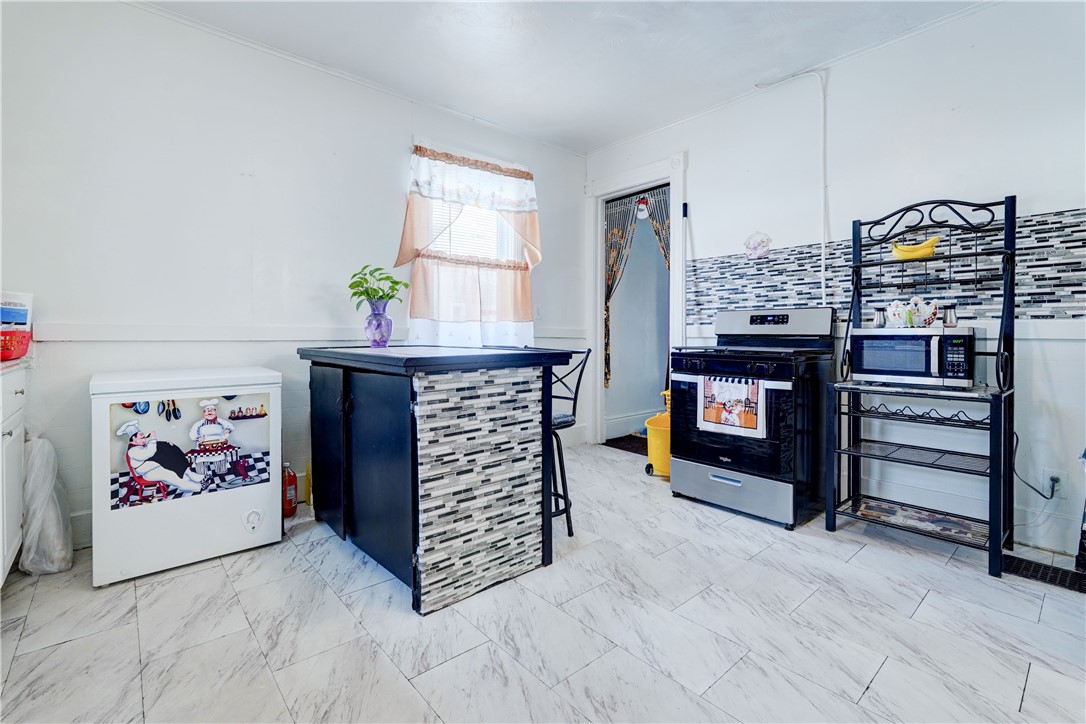 183 Union Street North, Unit DOWN Rochester, NY 14605 - Photo 14 of 21