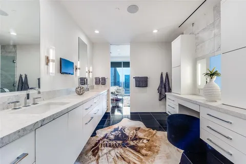 $1,650,000 | 1717 Arts Plaza, Unit 2107, Dallas, TX 75201