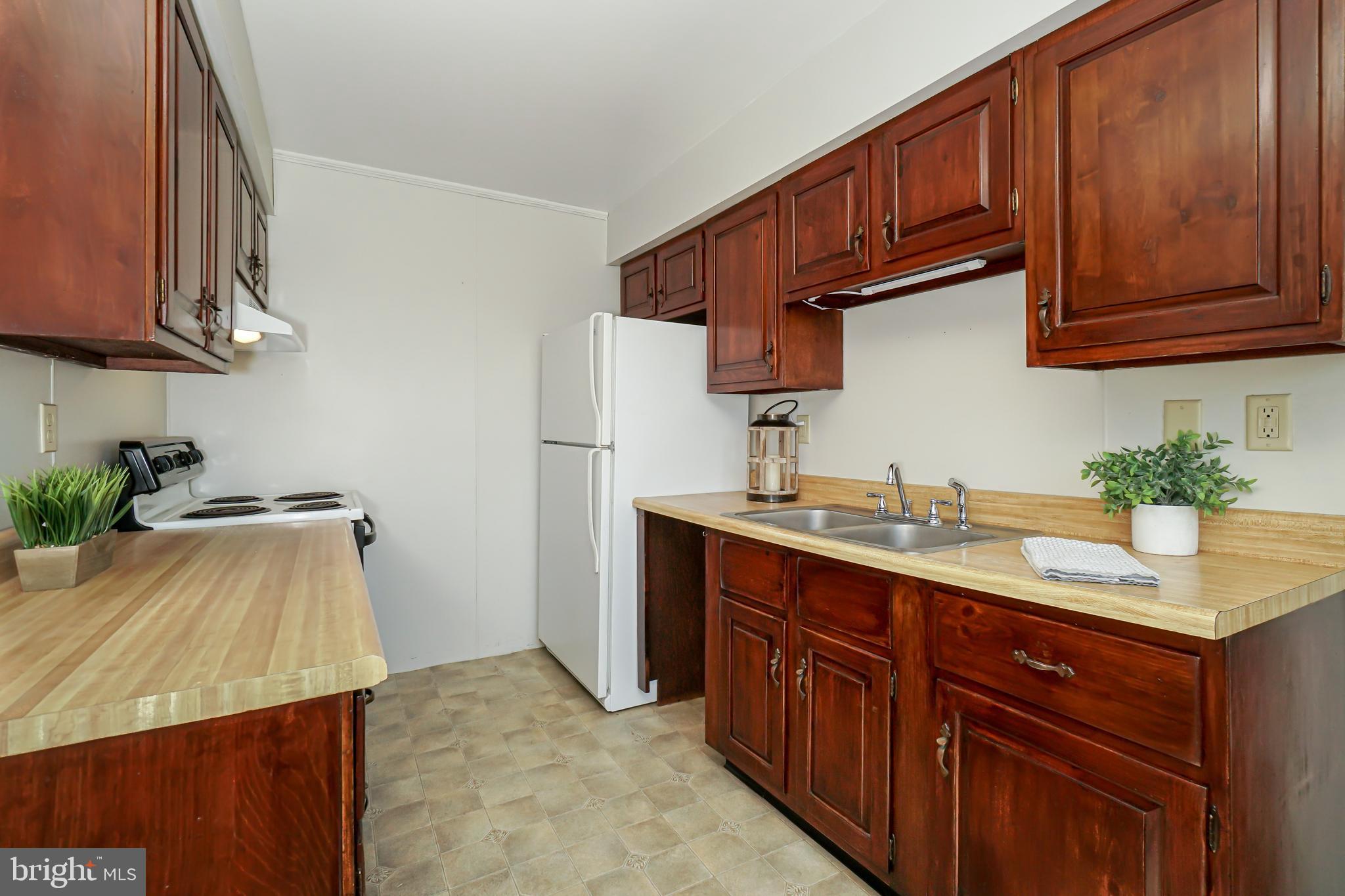 36 Christopher Road Warwick, MD 21912 - Photo 7 of 22 Kitchen area