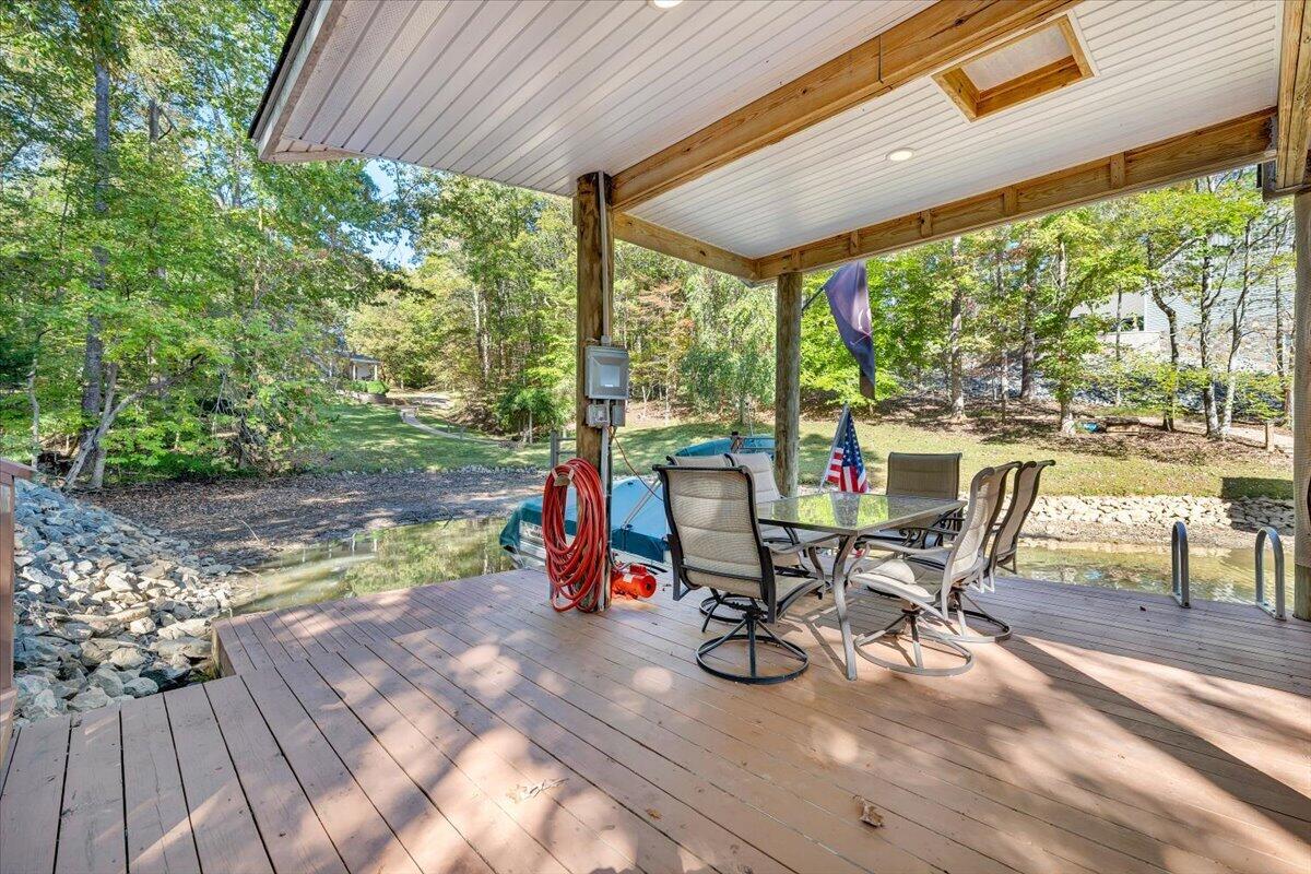 59 Camp Road Moneta, VA 24121 - Photo 44 of 46 Dock sitting area