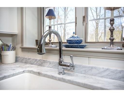 42 Lawson Road Scituate, MA 02066 - Photo 8 of 41 Gallery Image 8