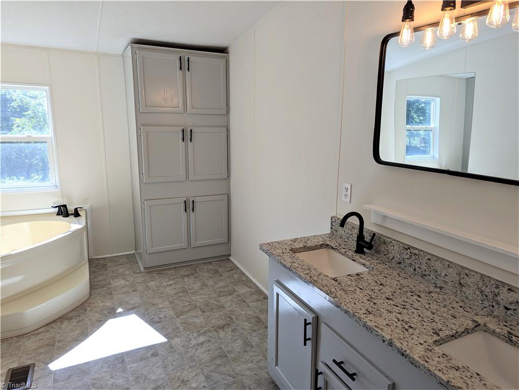 1923 Park Road Mayodan, NC 27027 - Photo 11 of 41