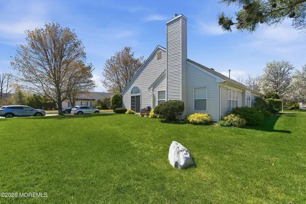 $689,000 | 7 Ivy Hill Road, Lakewood, NJ 08701