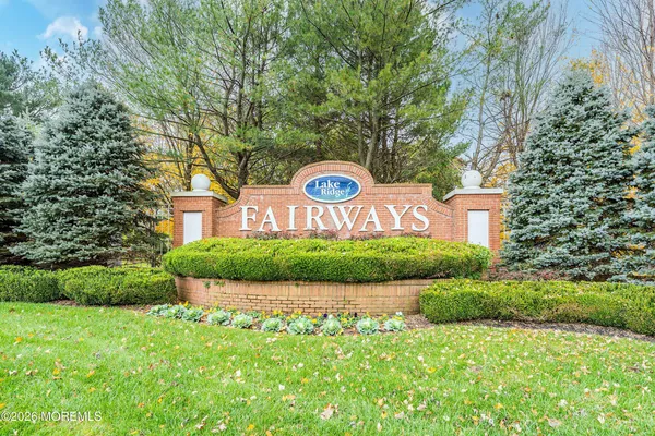 $689,000 | 7 Ivy Hill Road, Lakewood, NJ 08701