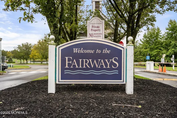 $689,000 | 7 Ivy Hill Road, Lakewood, NJ 08701