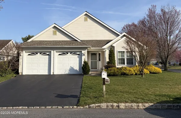 $689,000 | 7 Ivy Hill Road, Lakewood, NJ 08701