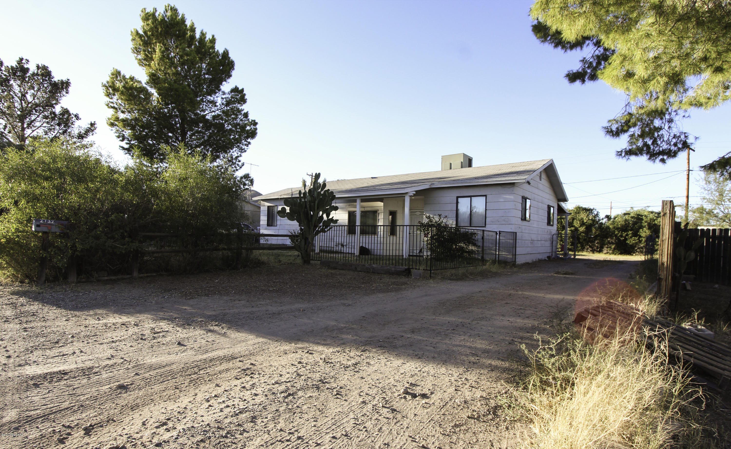 2732 West Bird Road Tucson, AZ 85746 - Photo 2 of 21 Gallery Image 2