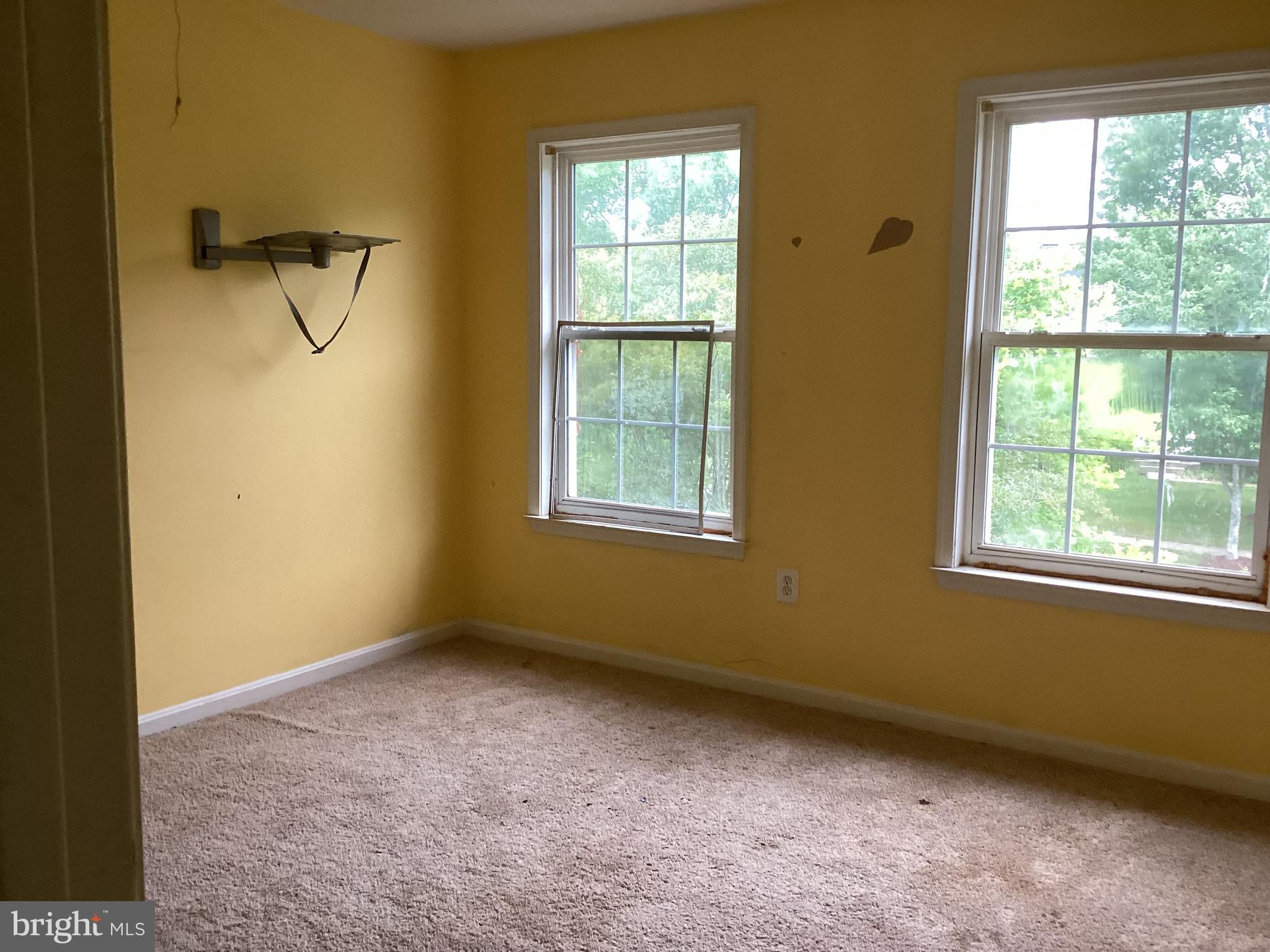 8207 Rison Drive Brandywine, MD 20613 - Photo 18 of 31 an empty room with windows