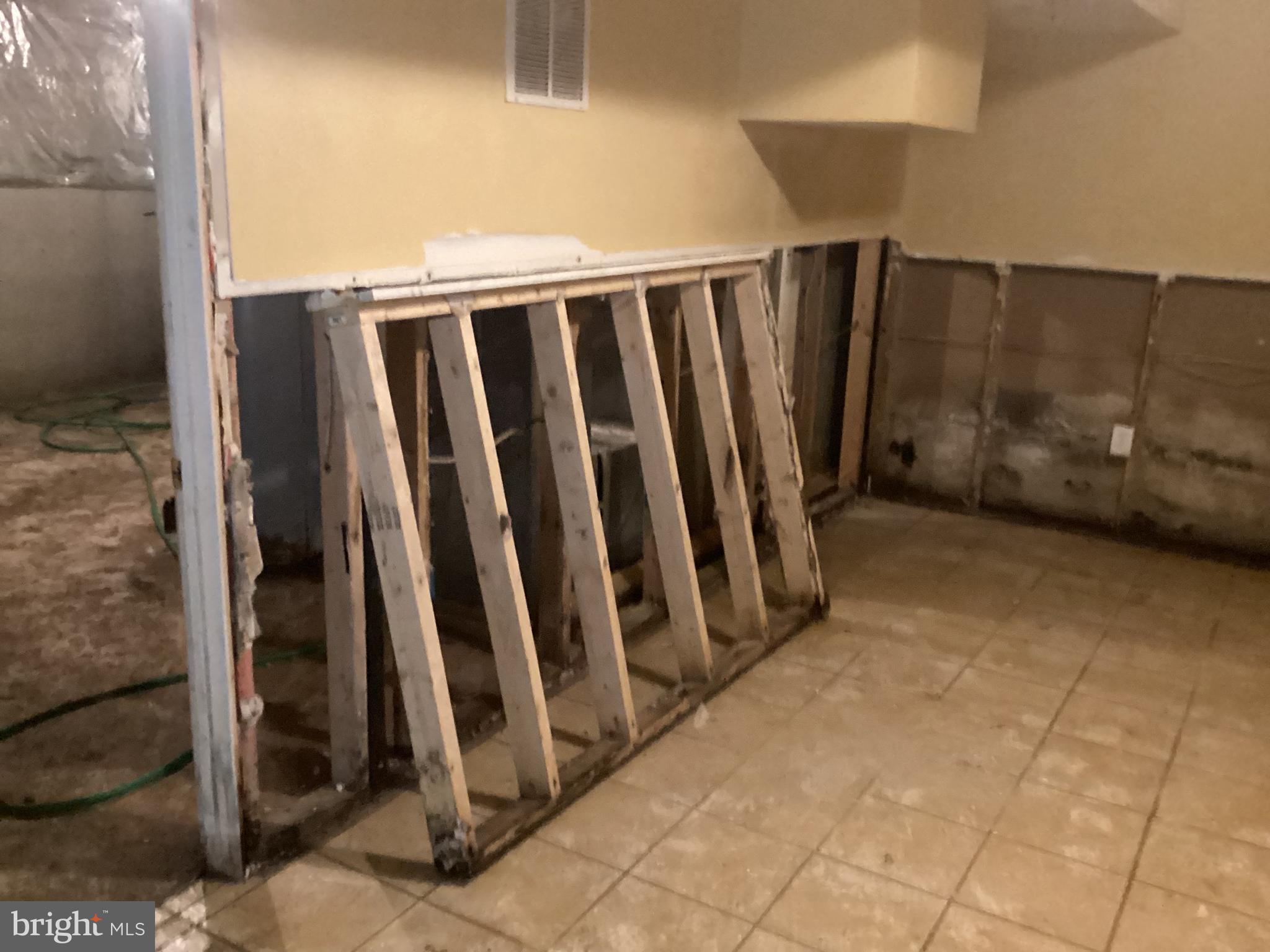 8207 Rison Drive Brandywine, MD 20613 - Photo 22 of 31 a view of a garage