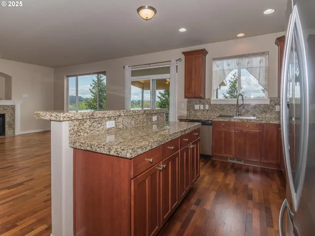 $699,900 | 13052 Southeast Meadehill Avenue, Happy Valley, OR 97086