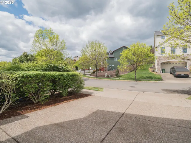 $699,900 | 13052 Southeast Meadehill Avenue, Happy Valley, OR 97086