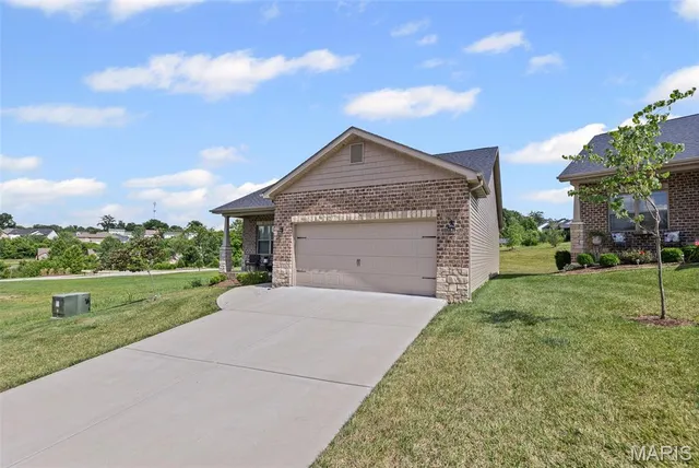 $382,000 | 8080 Villa Valley Lane, Caseyville, IL 62232