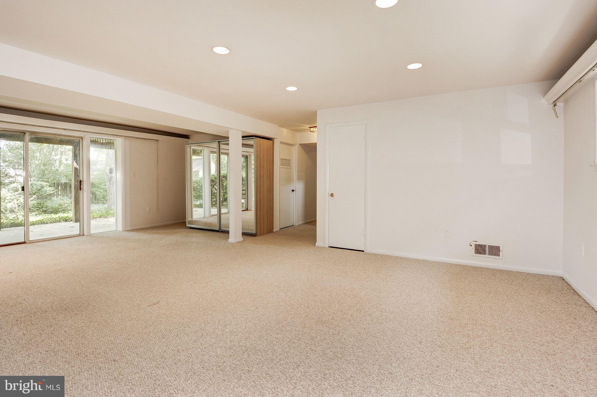 7017 Hector Road McLean, VA 22101 - Photo 22 of 28 Family Room