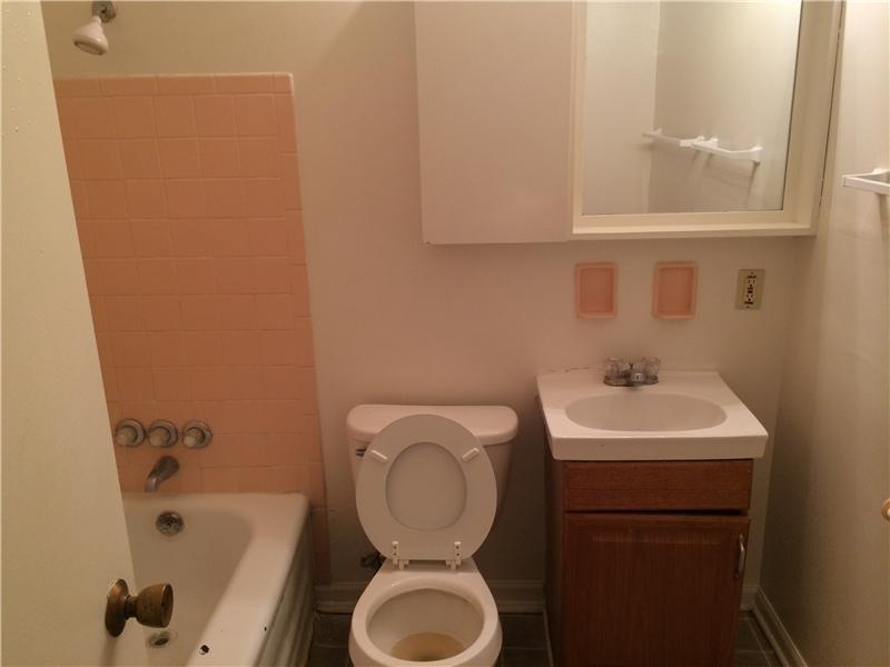 8121 Barry Road Indianapolis, IN 46219 - Photo 7 of 10 Gallery Image 7