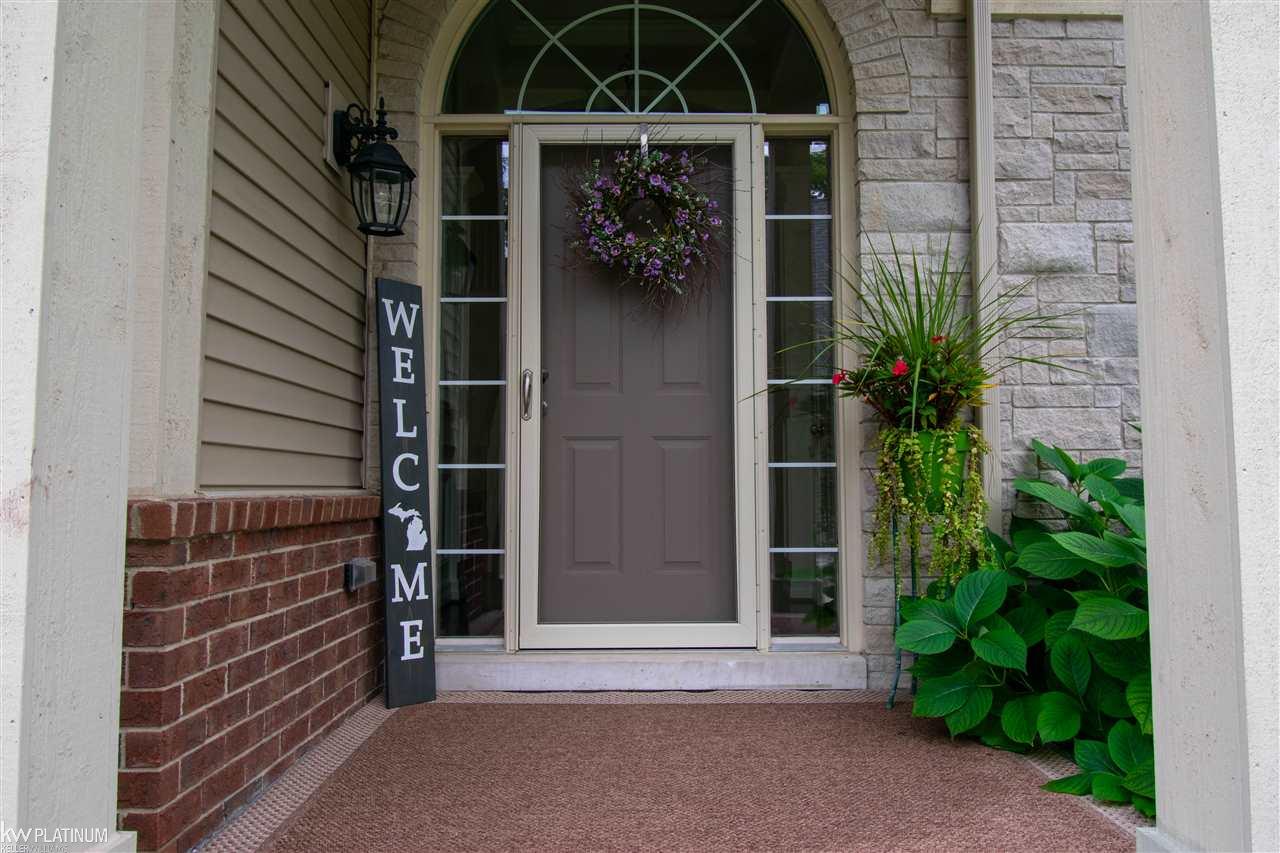 533 Andover Court Rochester, MI 48306 - Photo 2 of 44 Front Door
