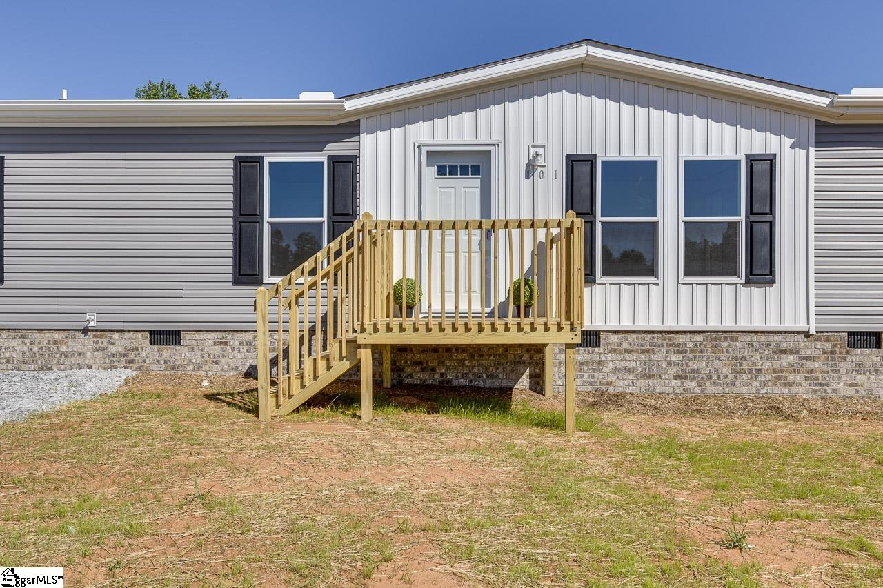 101 Garnet Lane Easley, SC 29640 - Photo 2 of 28