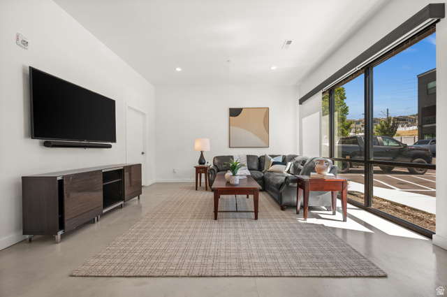 12241 900 East, Unit 7 Draper, UT 84020 - Photo 19 of 22 Living room