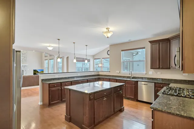 $4,800 | 426 Kingfisher Road, Bartlett, IL 60103