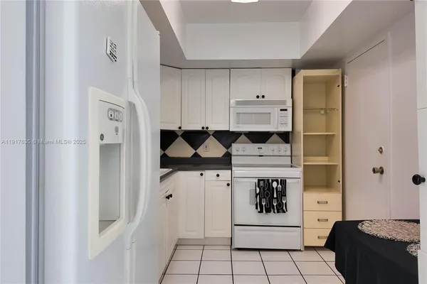 $2,250 | 1965 South Ocean Drive, Unit 6M, Hallandale Beach, FL 33009