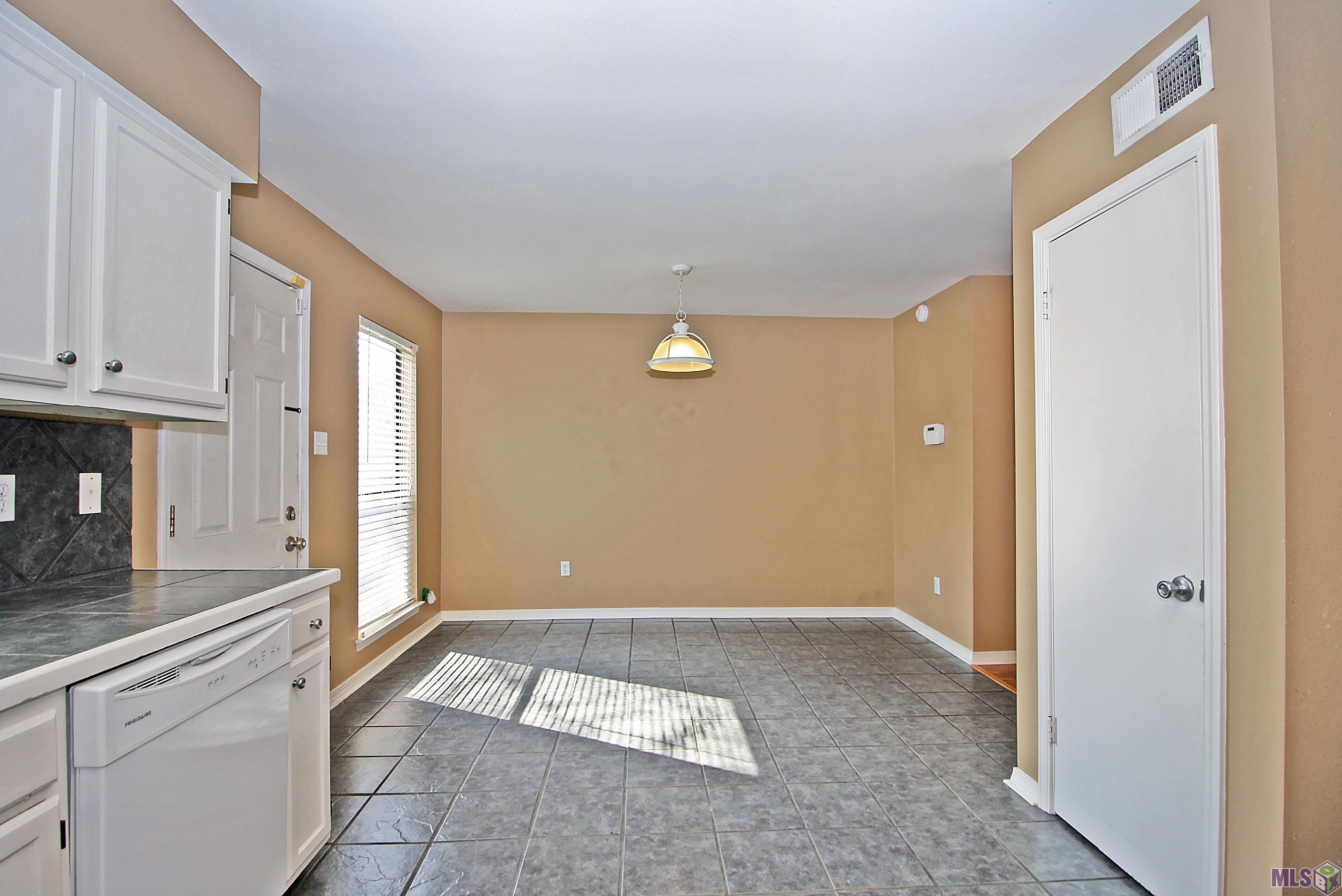 8748 Jefferson Highway Baton Rouge, LA 70809 - Photo 3 of 9