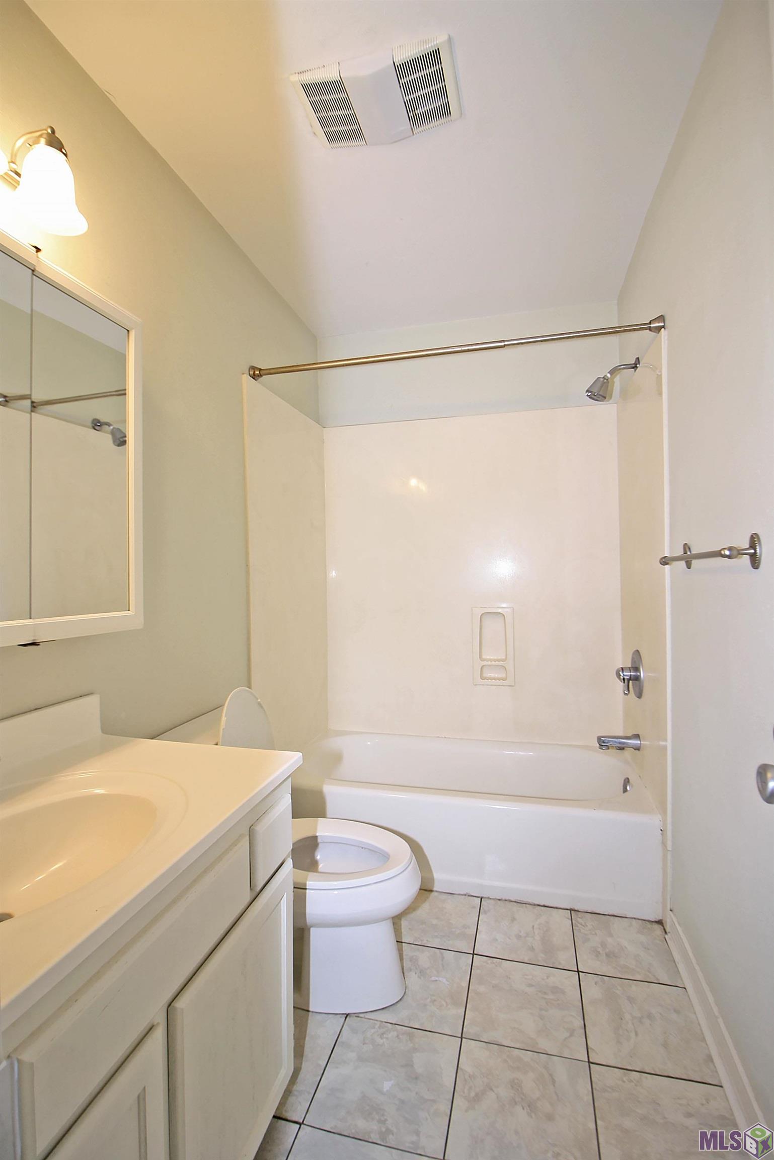 8748 Jefferson Highway Baton Rouge, LA 70809 - Photo 4 of 9