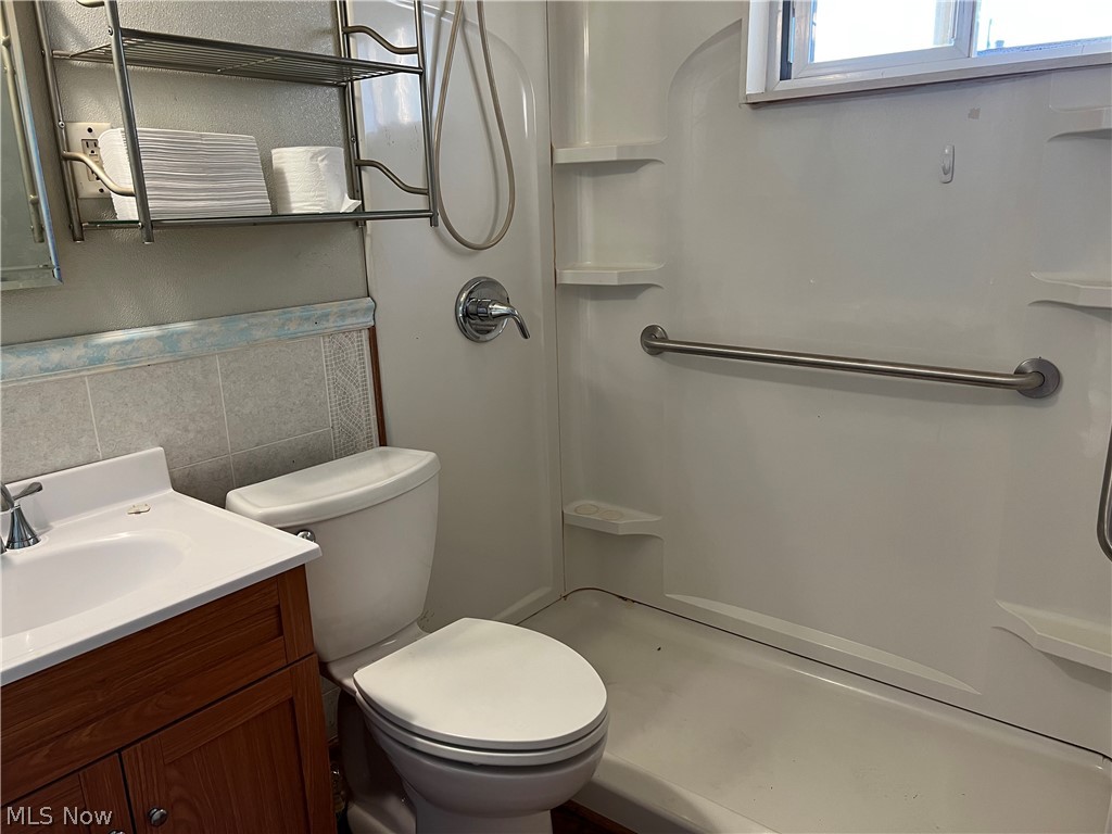 4621 Horton Road Cleveland, OH 44125 - Photo 6 of 12