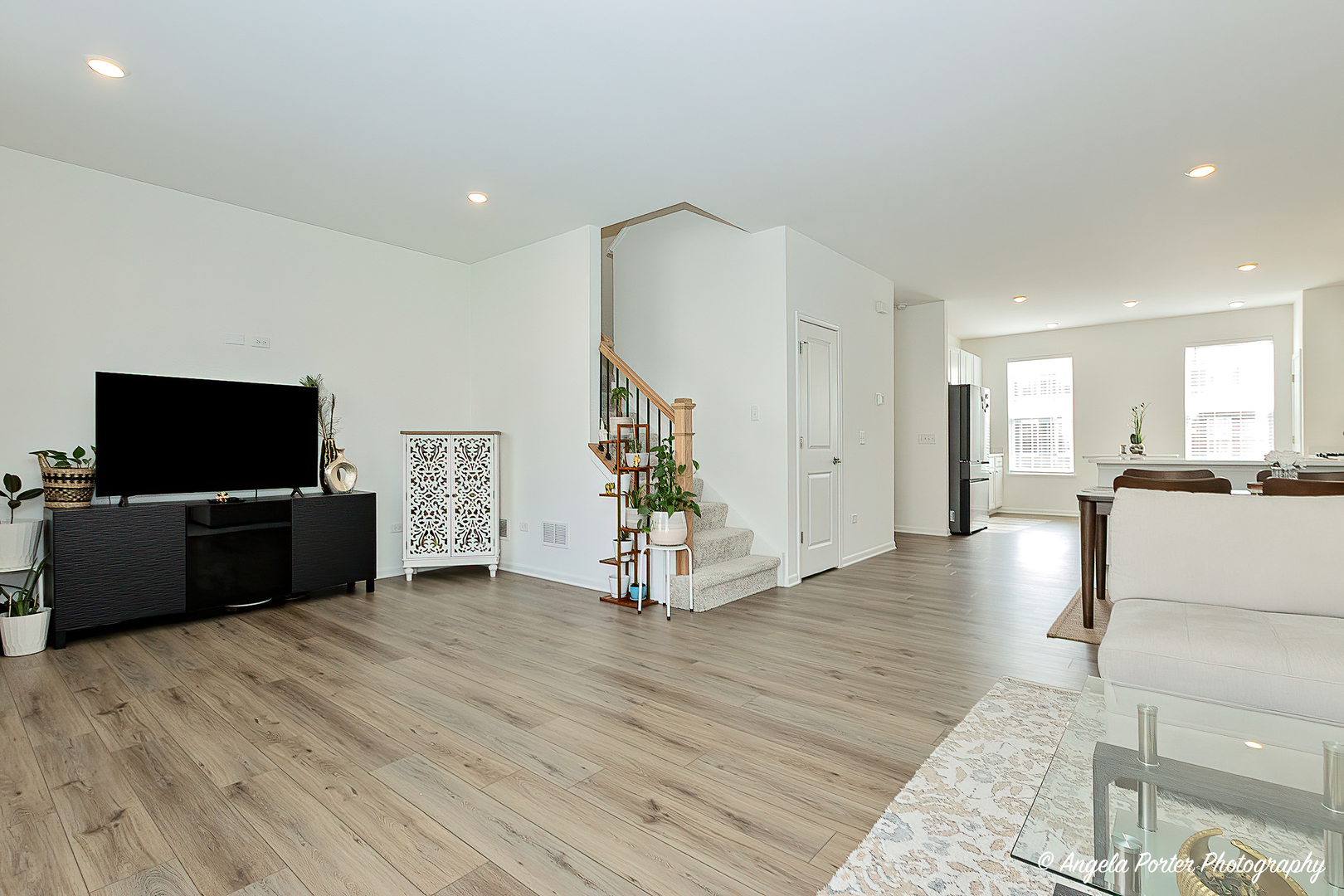 1004 Neubauer Circle Lindenhurst, IL 60046 - Photo 12 of 29 a view of a livingroom with furniture and a flat screen tv