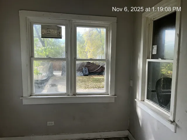 a view of window in a room