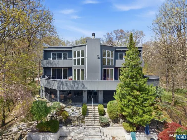 $1,175,000 | 36 Fox Ledge Road, Butler, NJ 07405