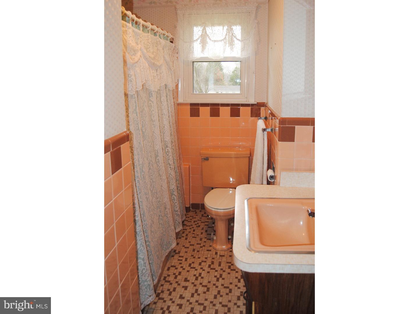 577 Byberry Road Huntingdon Valley, PA 19006 - Photo 12 of 25 Bathroom