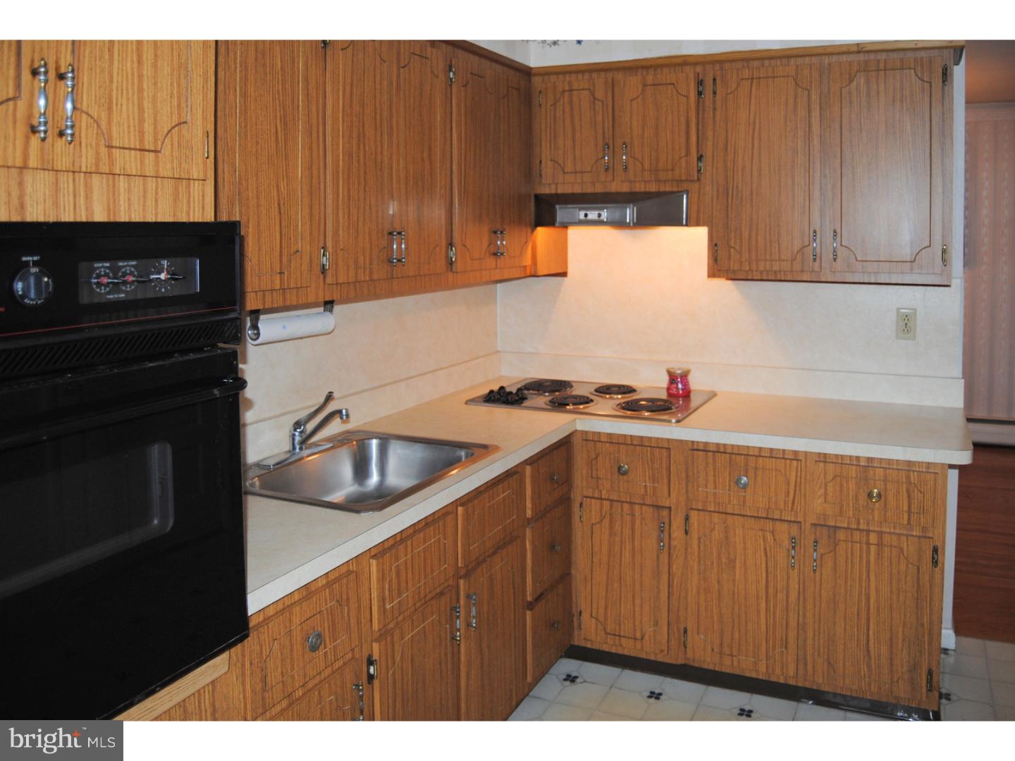 577 Byberry Road Huntingdon Valley, PA 19006 - Photo 6 of 25 Kitchen