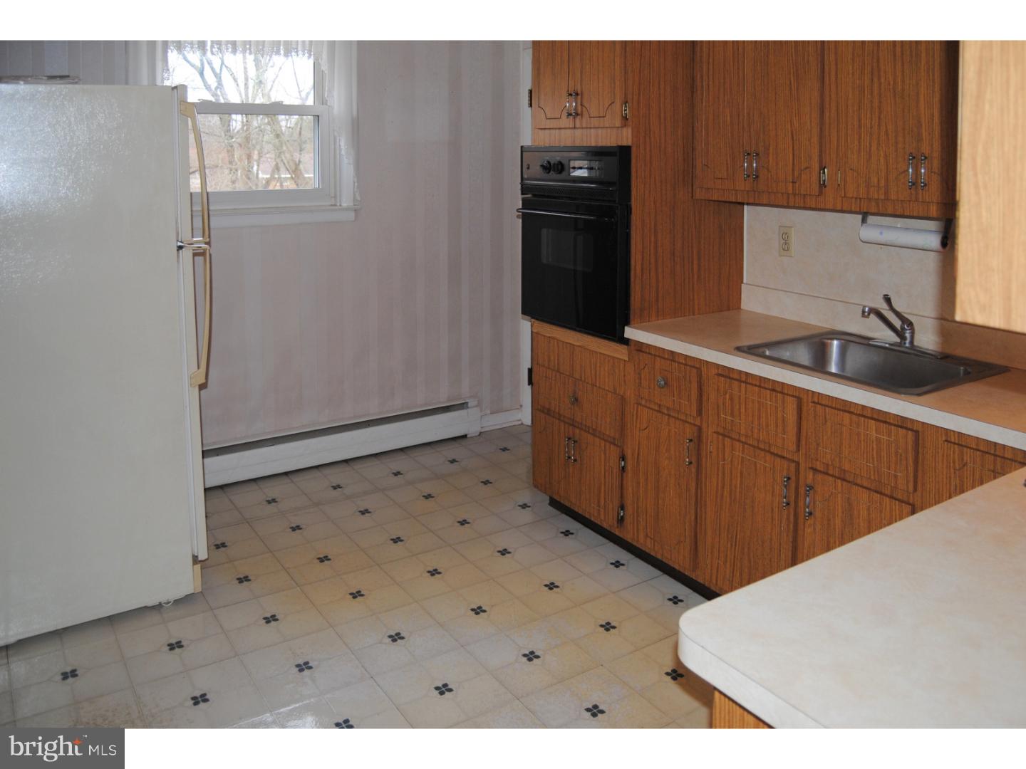 577 Byberry Road Huntingdon Valley, PA 19006 - Photo 7 of 25 Kitchen